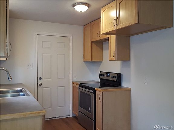 5th image of 581 E Emerald Lake Dr E