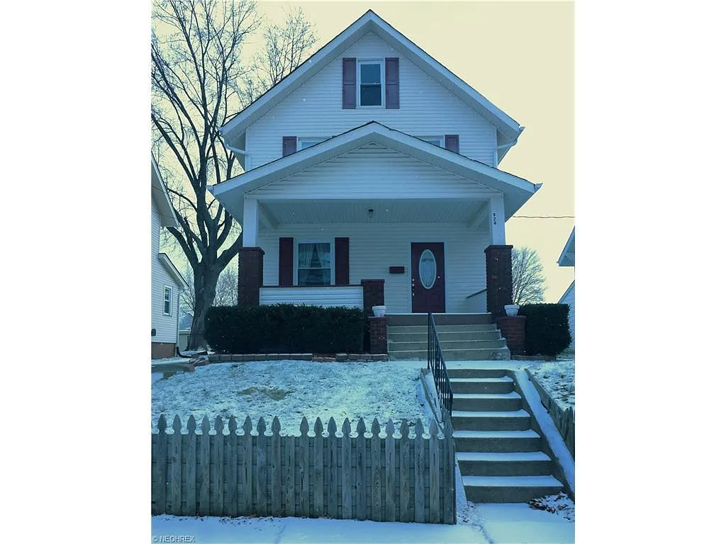 924 Dartmouth Ave SW photo 1