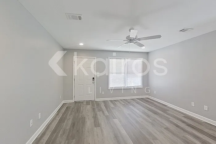 4 bed, 2.0 bath, 1498 sqft, $1,945 — Photo 2