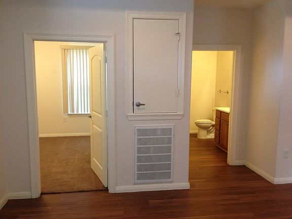 4th image of 3445 Magnolia Ave