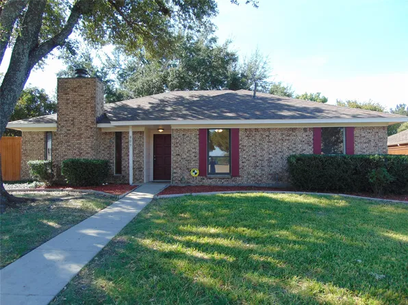 809 Broadmoor Dr, Mesquite, TX 75149