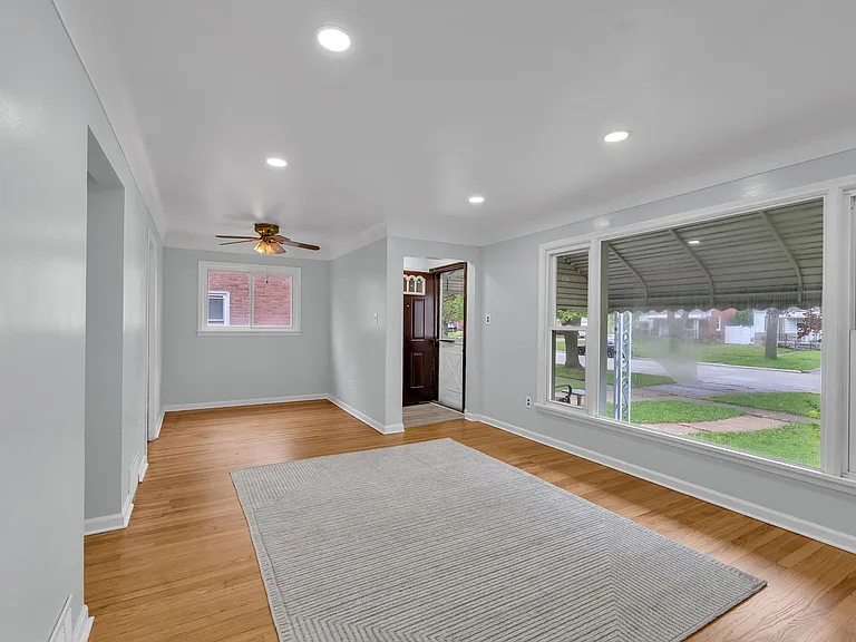 3837 Katherine St — Photo 7