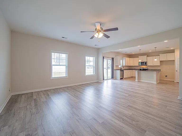 1545 Sawtooth Dr — Photo 15