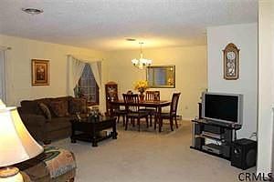 4th image of 21 Queensway