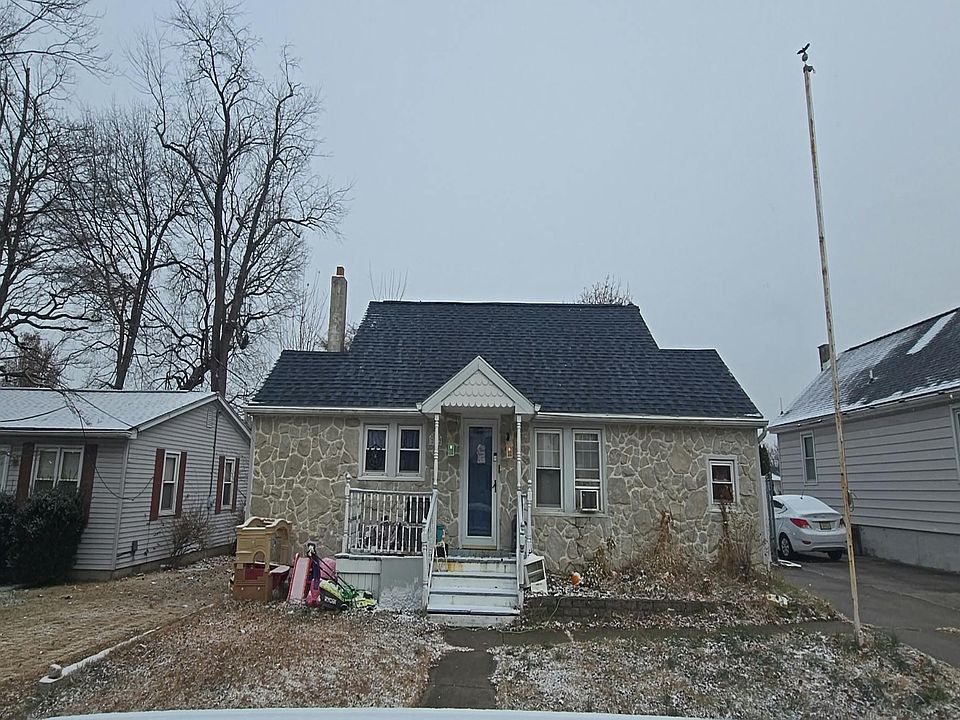 1st image of 122 Highland Ave