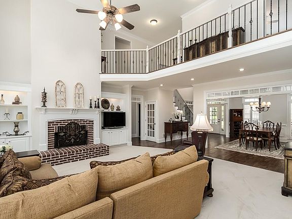 3rd image of 3950 Straton Hall Way