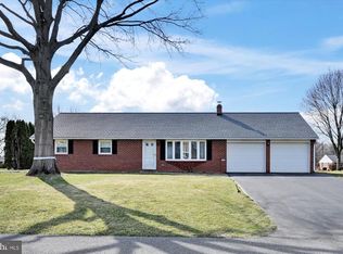852 Douglas Dr, Lititz, PA 17543