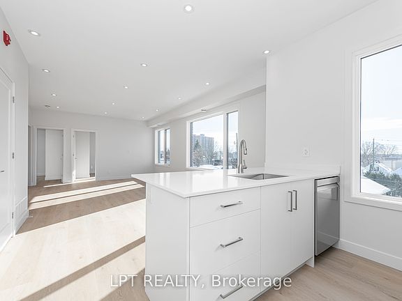 4th image of 319 Shakespeare St #9