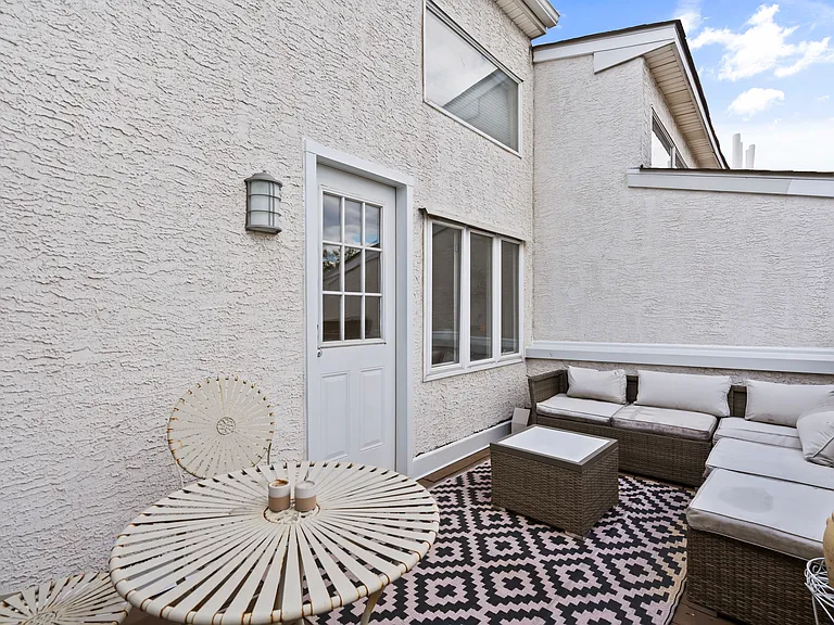1129 N Orianna St — Photo 18