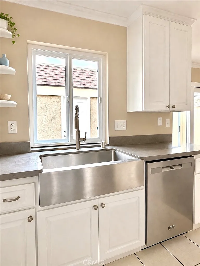 2 bed, 2.5 bath, 1164 sqft, $3,995 — Photo 3