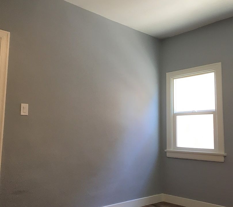 1st image of 1345 W 38th St #1/2