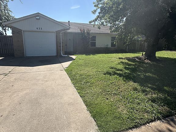 2nd image of 632 N Ramblin Oaks Dr