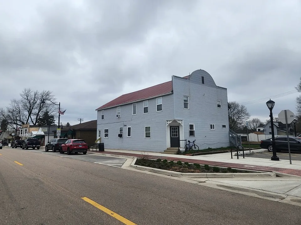 106 W Comanche Ave #1E