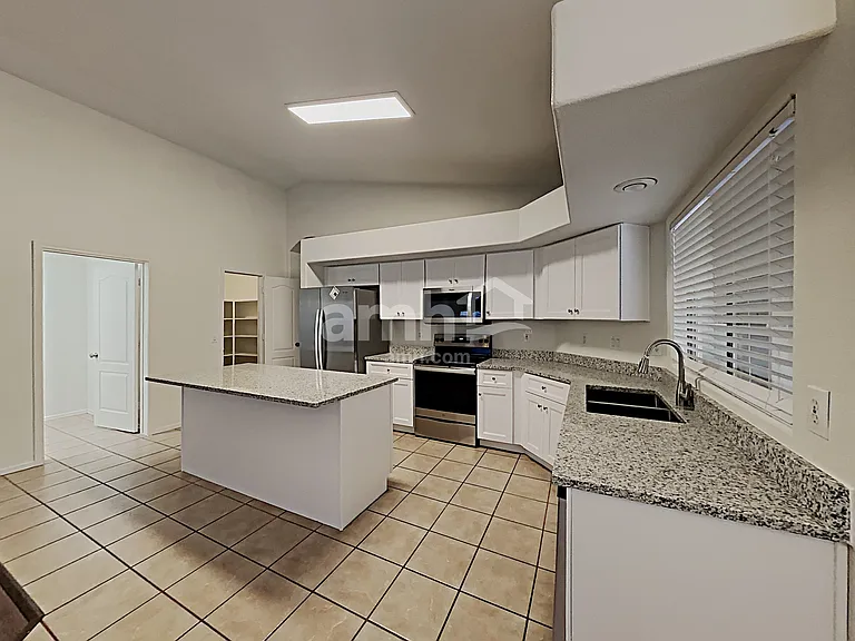12723 W Edgemont Ave — Photo 3