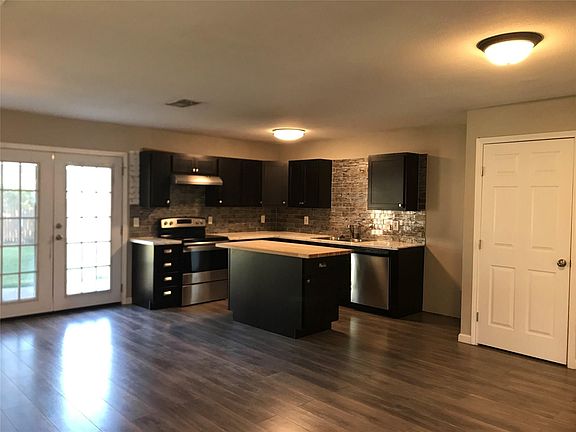 4th image of 8210 Chesham Dr