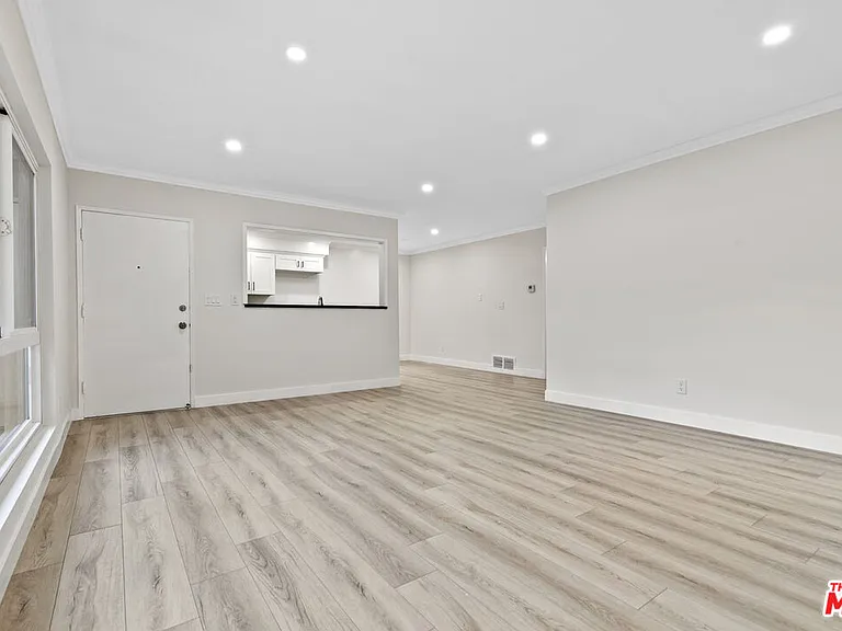330 E Dryden St #14 — Photo 4