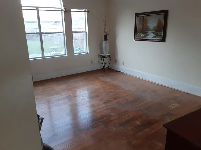 2304 Foothill Rd — Photo 2