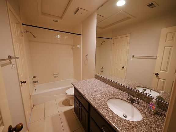4th image of 623 Hawthorne St #B5