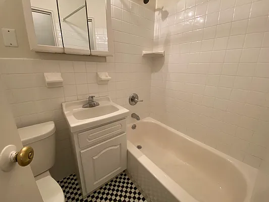 Rented by Compass | media 12