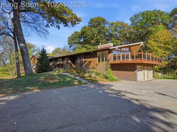 5130 Seymour Lake Rd, Oxford, MI 48371