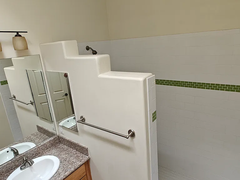 348 E Adams St #2 — Photo 18