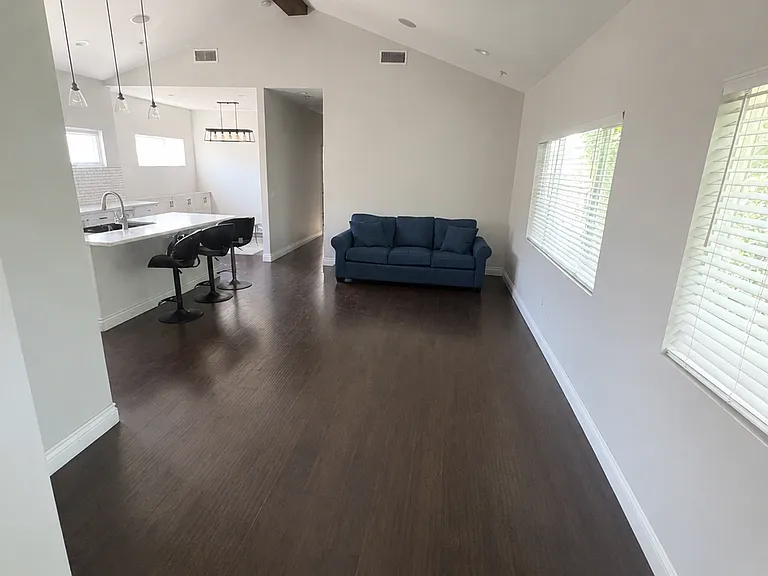 11000 Penrose St — Photo 3
