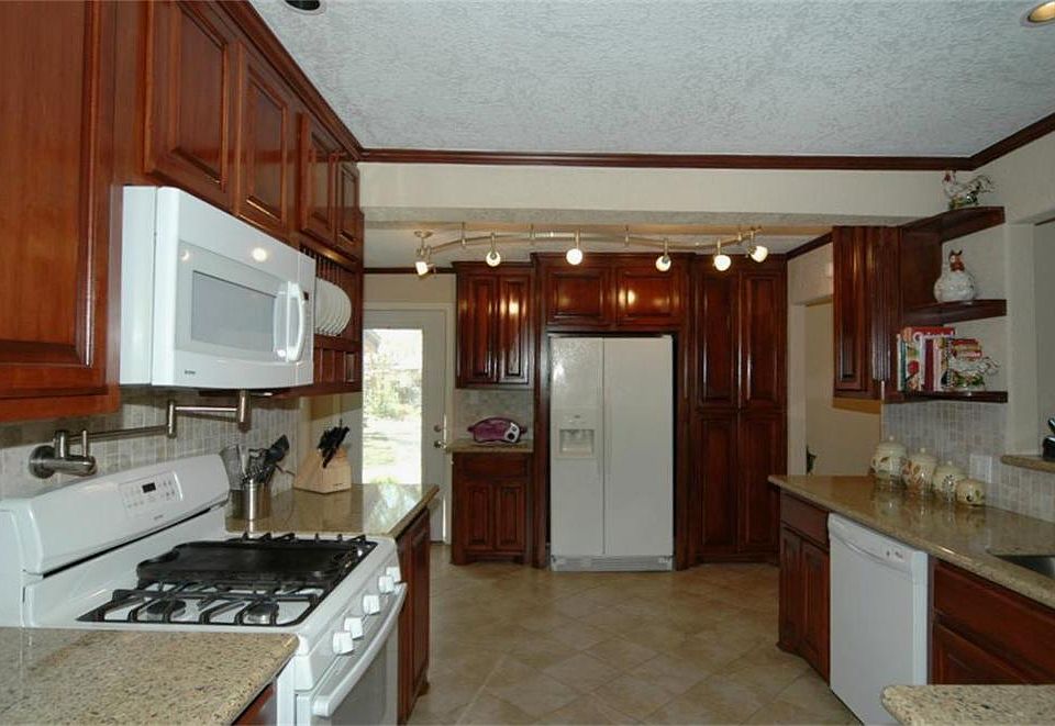 1st image of 106 Camellia St