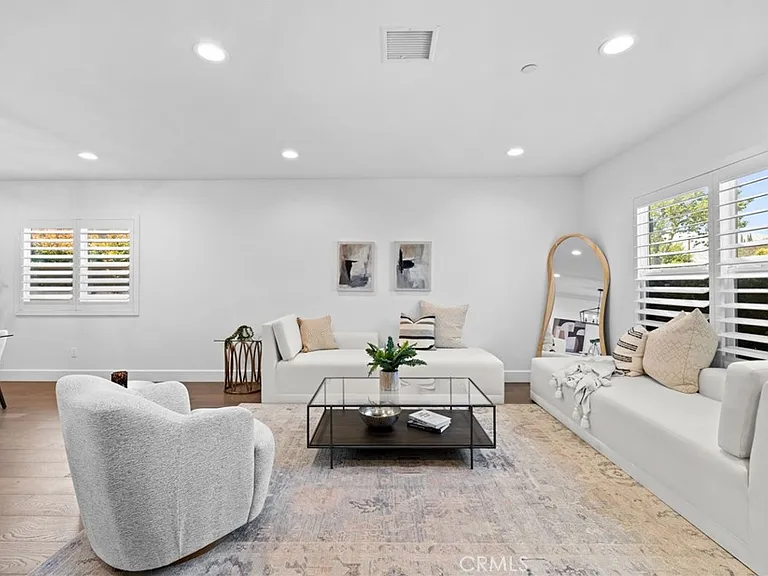 827 N Lamer St — Photo 12