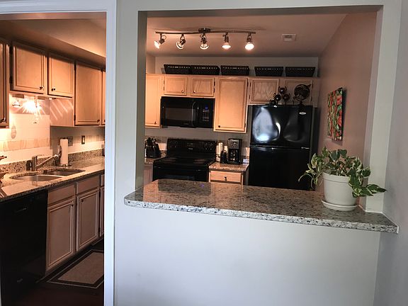 5th image of 2814 Emma Lee St Suite 304