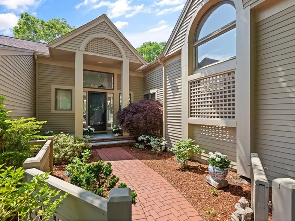 7 Wainwright Rd Unit 41, Winchester, MA 01890
