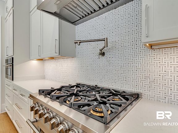 4th image of 922 Inlet Cir