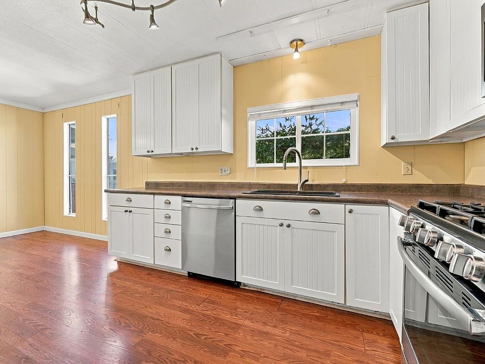 1st image of 1037 Maple Drive