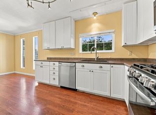 1037 Maple Dr, Windsor, CA 95492