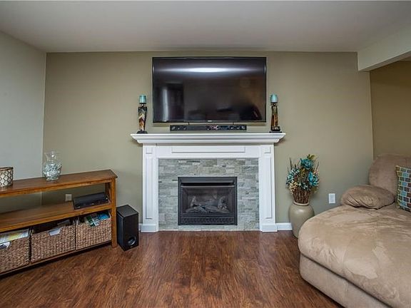 5th image of 1044 Willow Glen Dr