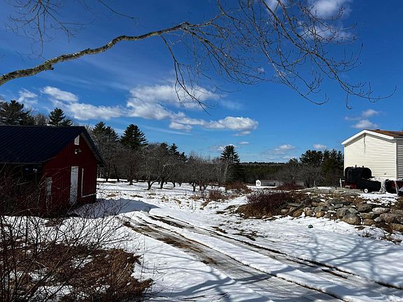 4th image of 704 Gardiner Road