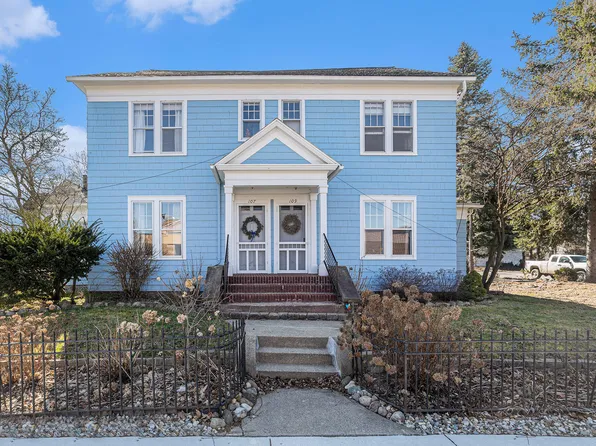 107 & 109 W Green St, Marshall, MI 49068