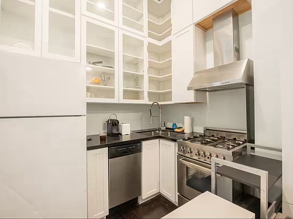 5th image of 625 Divisadero St APT 18