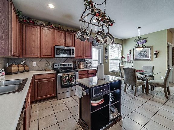 5th image of 1710 Summerwood Ln