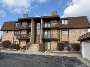 2306 Martha St Unit 302, Highland, IN 46322