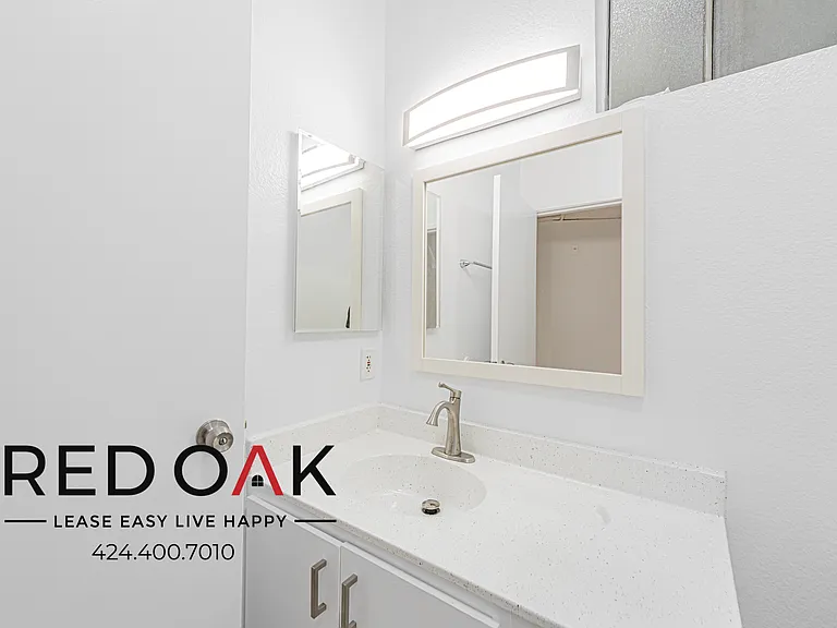 7370 Hawthorn Ave #105 — Photo 18