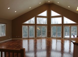 N5555 Elm Dr, Marinette, WI 54143