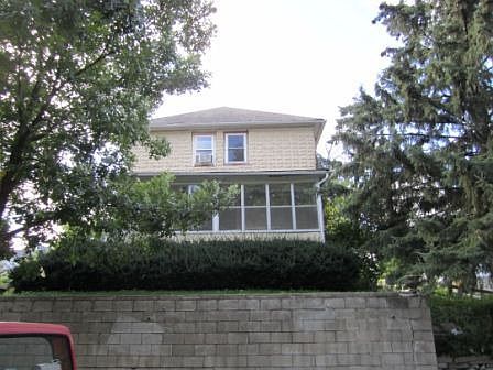 1st image of 120 Wyoming St E