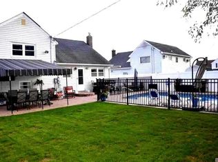45 N Pine St, Massapequa, NY 11758
