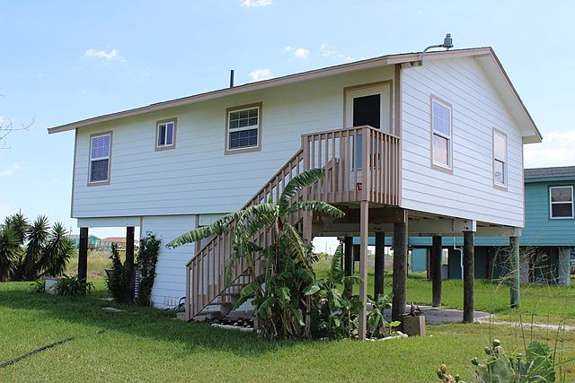 1st image of 471 W Club Oak Ln