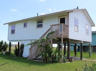 471 W Club Oak Ln, Rockport, TX 78382