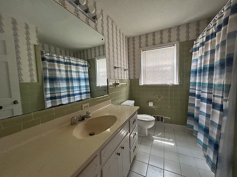 1751 Leeway St #1751 — Photo 5