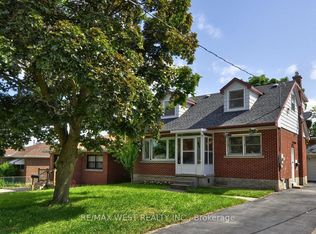 442 Highland Rd E, Kitchener, ON N2M 3W7