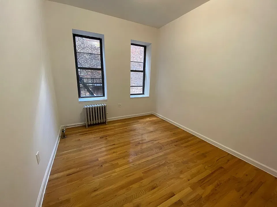 360 W 15th St #2