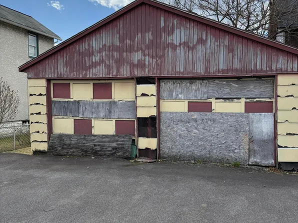 10 Hawk Pl, Scranton, PA 18508