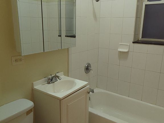 4th image of 2041 N Keeler Ave #2